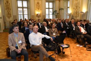 voller_saal_beim_afpa_idd_dialog_85n_4713